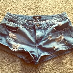 HYPE Jean shorts !